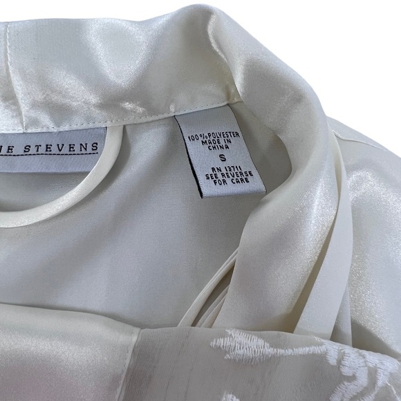 Valerie Stevens White Satin Kimono Sleeves Short Robe Size S Lace Trim Silky - Picture 13 of 14